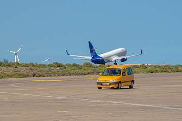 El Ejército del Aire pone a prueba sus capacidades en el cielo de Telde/Antonio Rico.